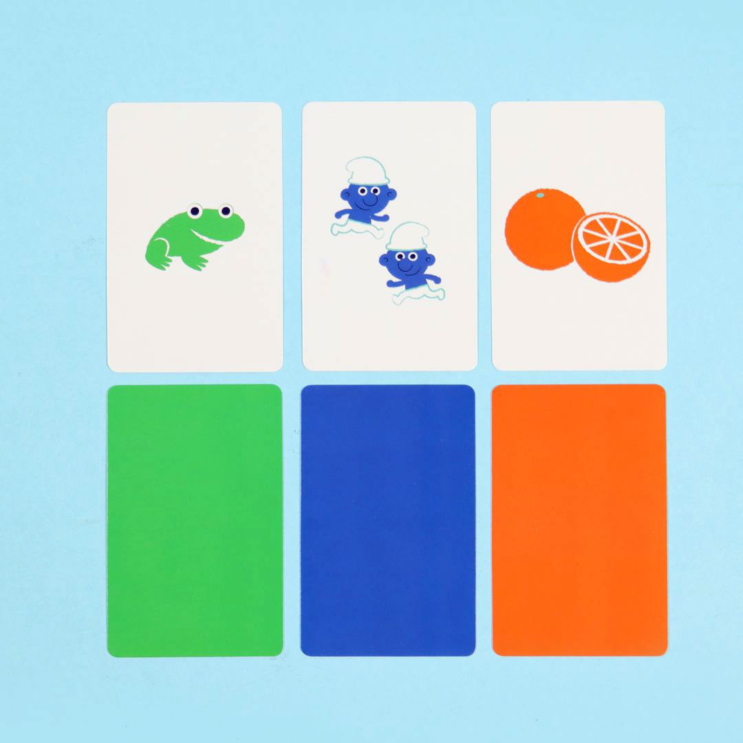 بطاقات الألوان والروابط لتعزيز مهارات التصنيف والتمييز البصري