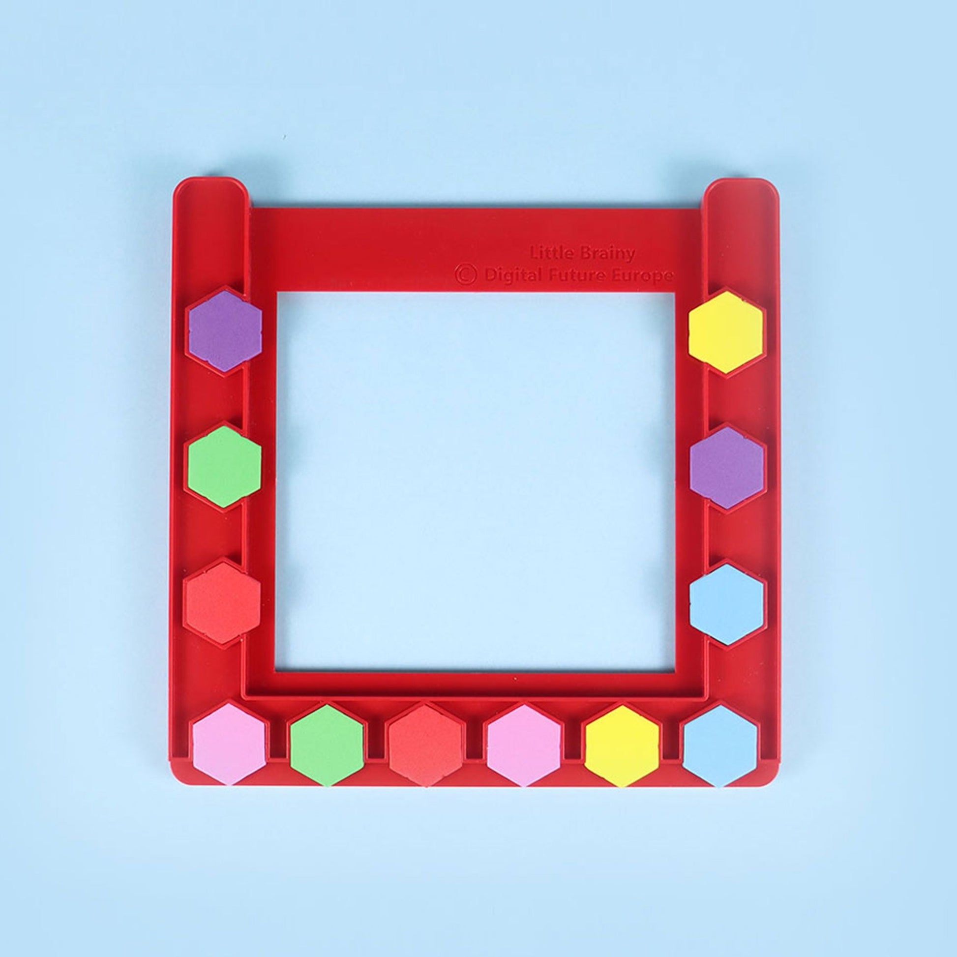 لعبة تعليمية تعتمد على تقنية STEAM لتطوير مهارات الطفل في اللغة والتفكير